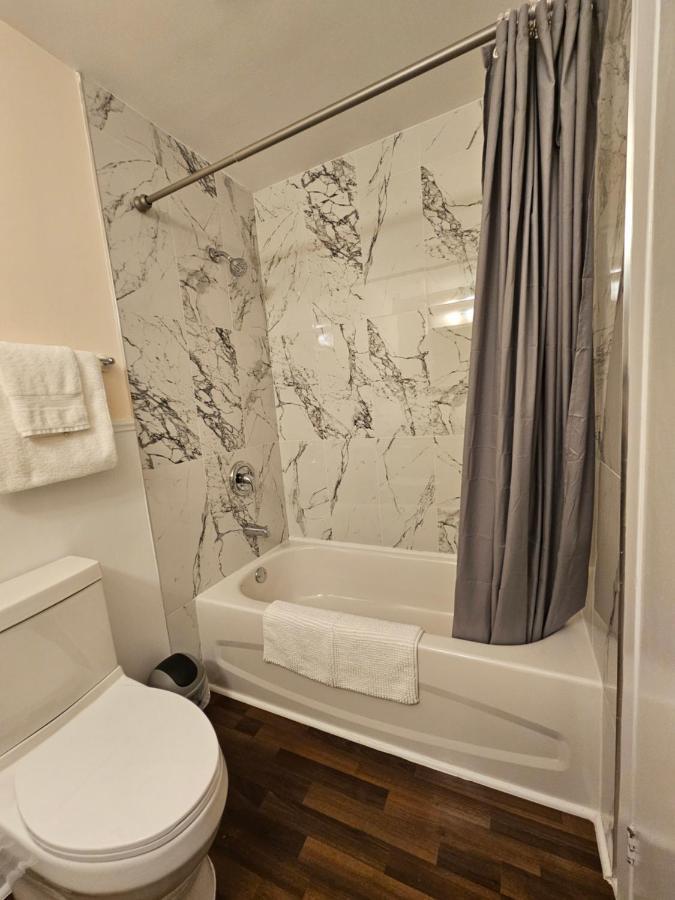 Sunflower Guest Suites 萨默塞德 外观 照片