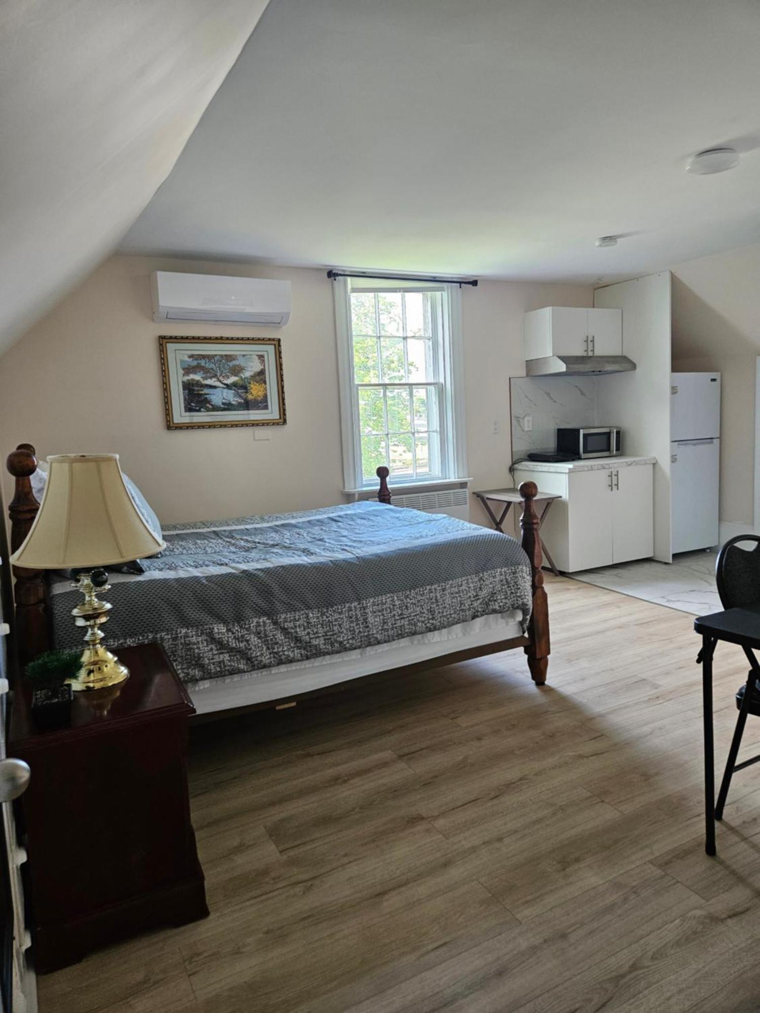 Sunflower Guest Suites 萨默塞德 外观 照片