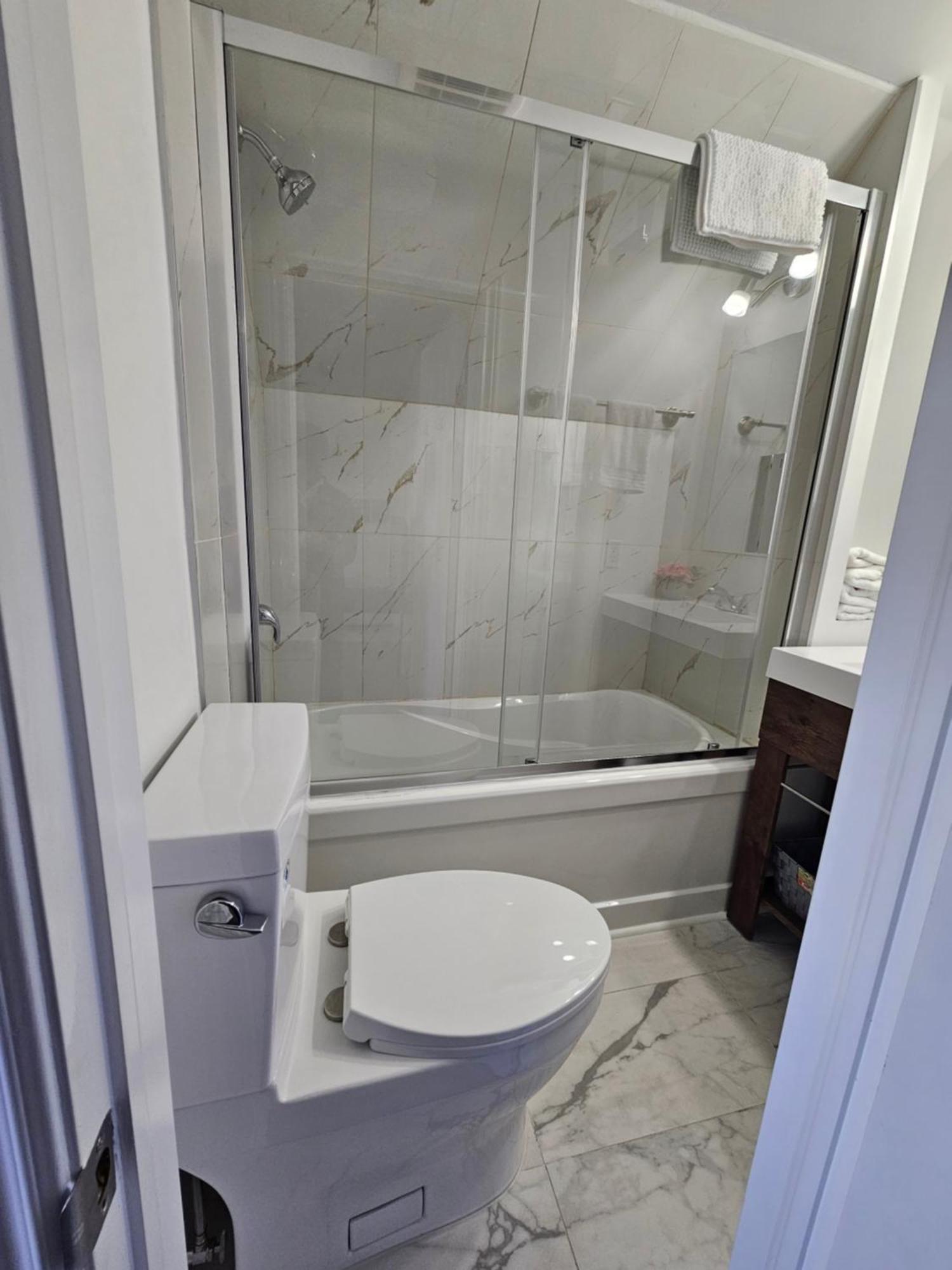 Sunflower Guest Suites 萨默塞德 外观 照片